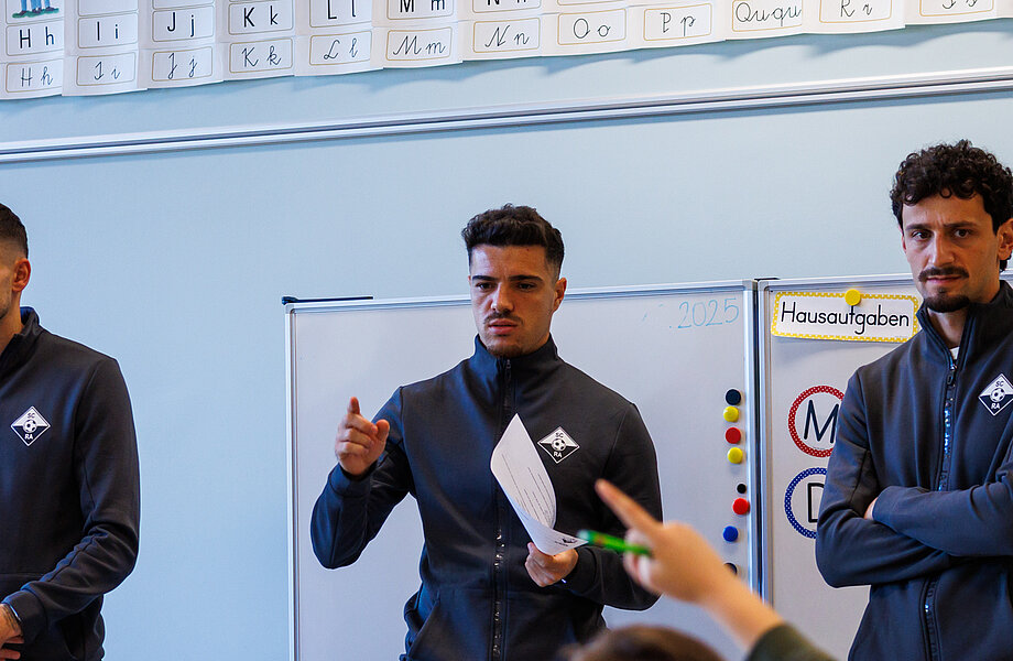 Zu Besuch bei mehr als 200 Schülern